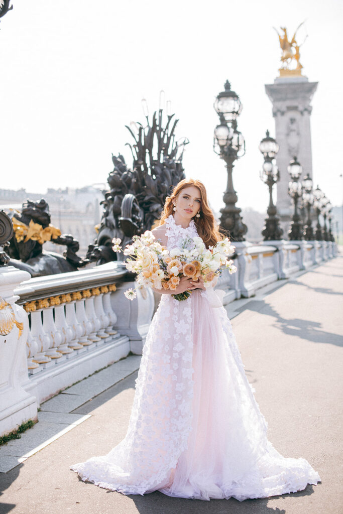 Prewedding shoot spot in Paris Pont Alexandre III