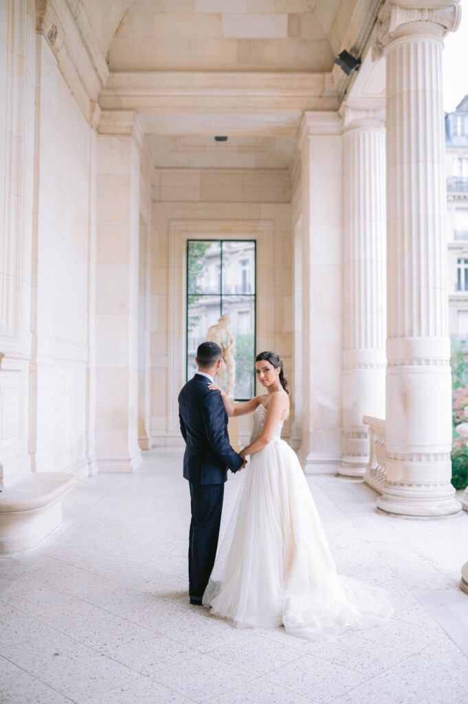 Photographe-couple-Palais-Galliera-Paris-