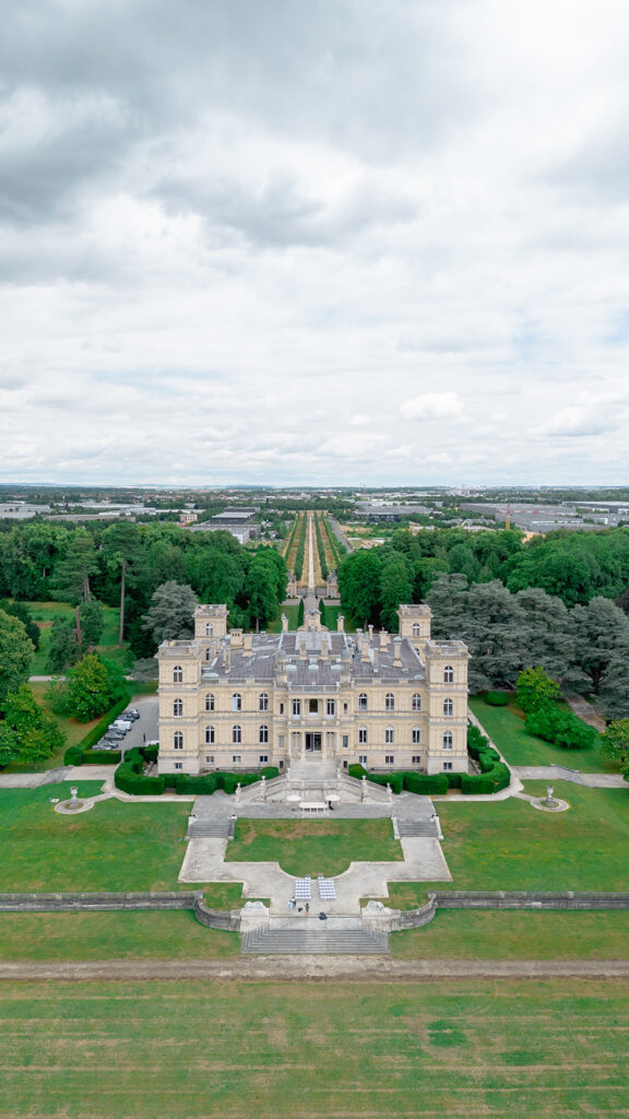 photographe-mariage-paris-chateau-ferriere-ceremonie-laique-vue-drone