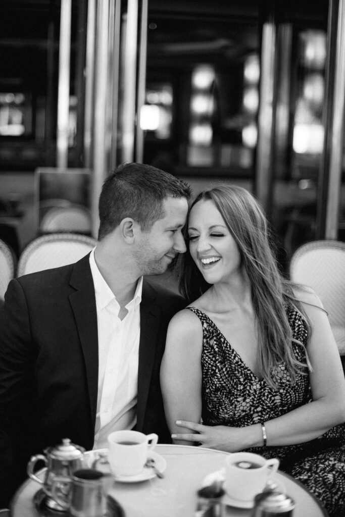 Couple photoshoot at a Parisian café terrace